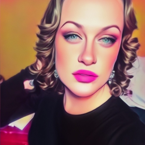 Meet your Posher, Sarah. - Picture 1 of 5